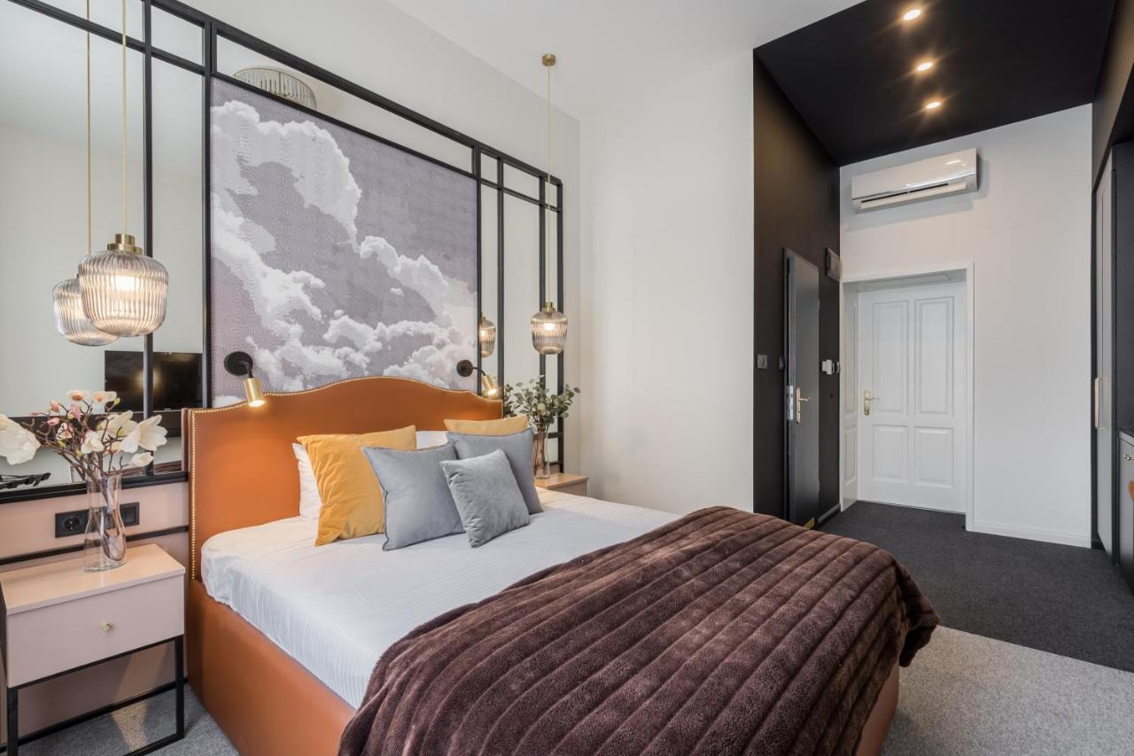 Astoria Boutique Suites- Best Location By Bqa บูดาเปสต์ ภายนอก รูปภาพ