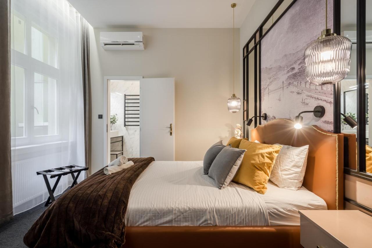 Astoria Boutique Suites- Best Location By Bqa บูดาเปสต์ ภายนอก รูปภาพ