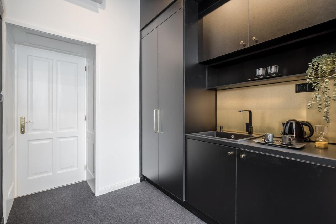 Astoria Boutique Suites- Best Location By Bqa บูดาเปสต์ ภายนอก รูปภาพ