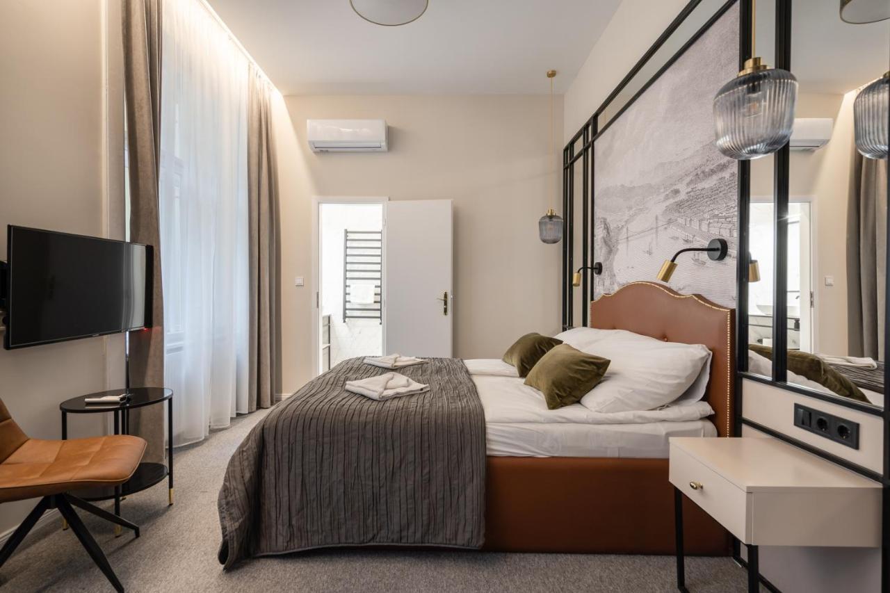Astoria Boutique Suites- Best Location By Bqa บูดาเปสต์ ภายนอก รูปภาพ